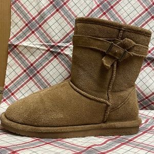 Youth Bearpaw Shearling Boots Size 5